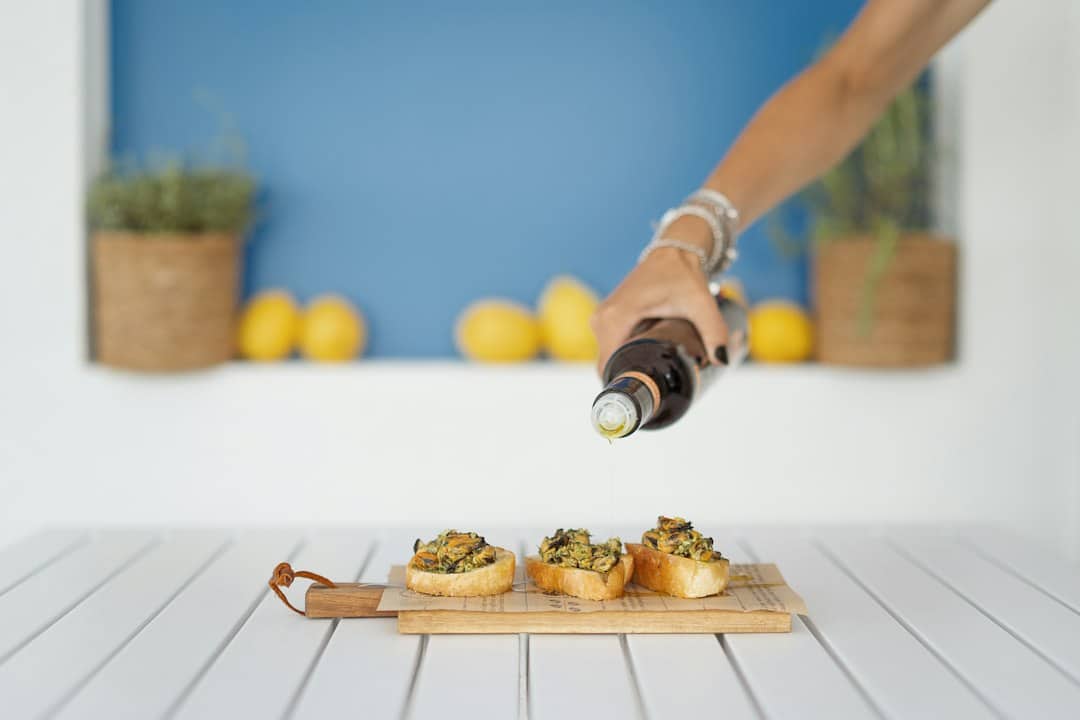 Photo water bread olive oil simplicity