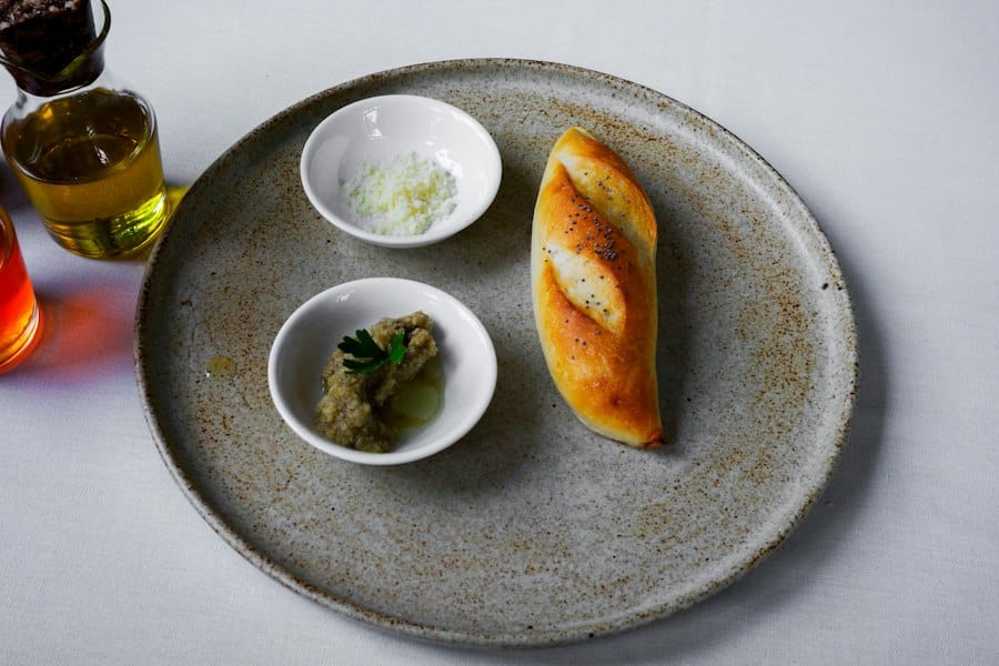 Photo water bread olive oil simplicity