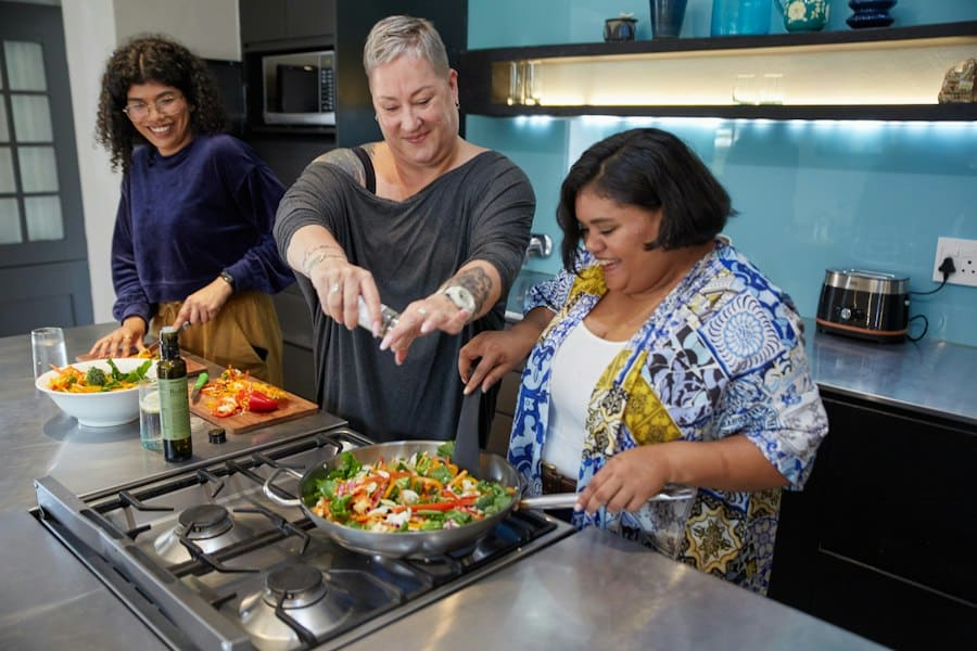 Photo cooking bonding without words